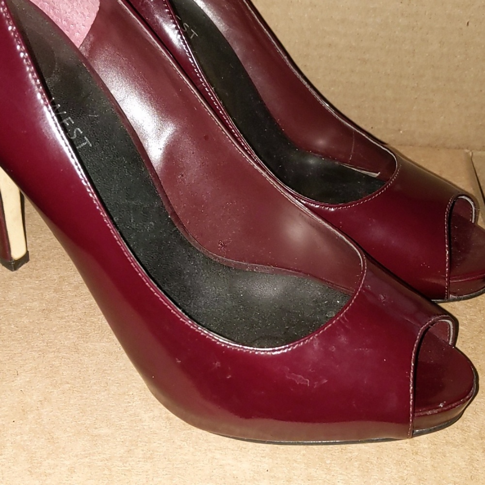 *SOLD ON MERC* Red Nine West Peep Toe Heels - Picture 7 of 7